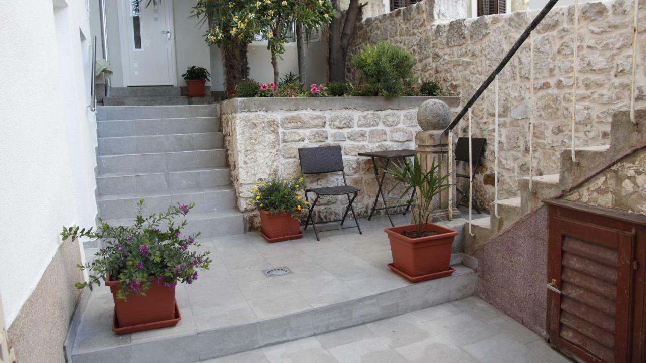 City Center Garden Apartments Szybenik Zewnętrze zdjęcie